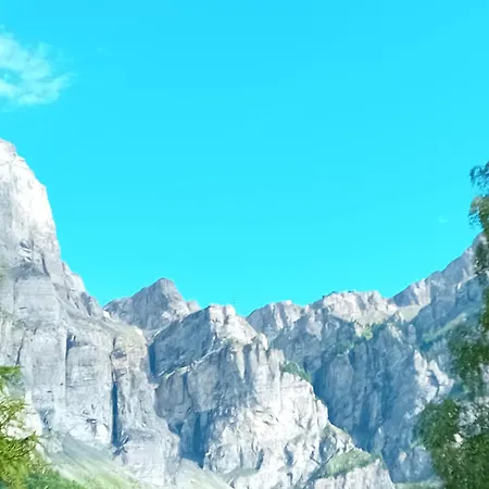 Famylove Leukerbad - Familienferien Mit Bergpanorama, Therme & Torrentbahn Zu Fuss لوكباد